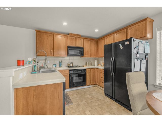 7129 Ne STONEWATER St, Hillsboro, OR 97124