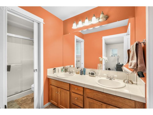 7129 Ne STONEWATER St, Hillsboro, OR 97124