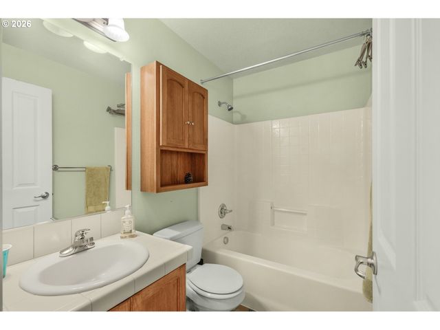 7129 Ne STONEWATER St, Hillsboro, OR 97124