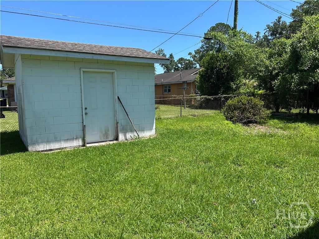 Image 18 of property listing at 1010 Carroll Street, Savannah, GA 31415