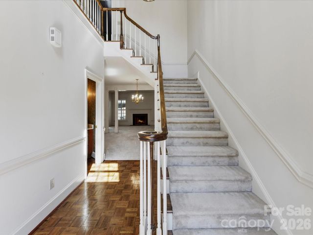 2831 Sharon View Road, Charlotte, NC 28210