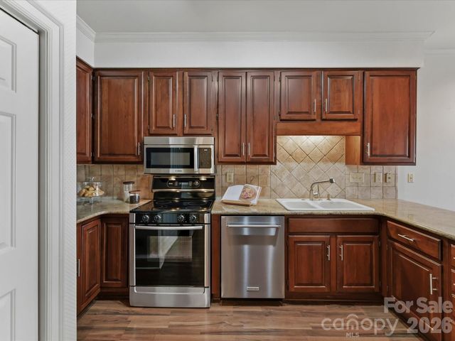 2831 Sharon View Road, Charlotte, NC 28210