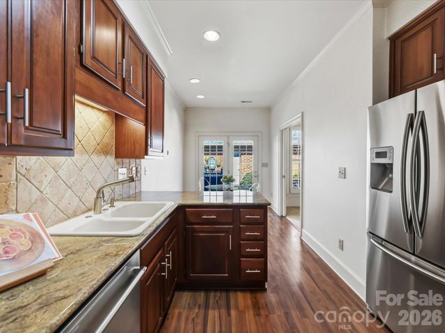 2831 Sharon View Road, Charlotte, NC 28210