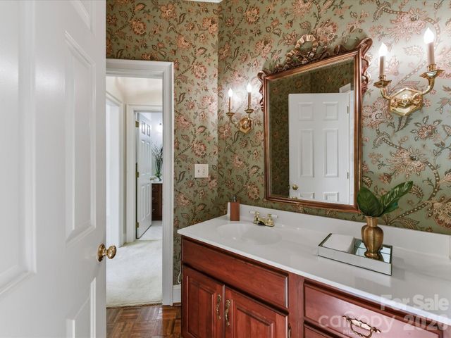 2831 Sharon View Road, Charlotte, NC 28210