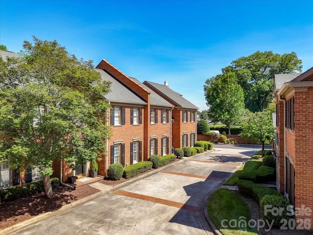 2831 Sharon View Road, Charlotte, NC 28210