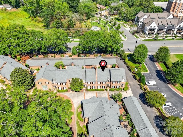 2831 Sharon View Road, Charlotte, NC 28210