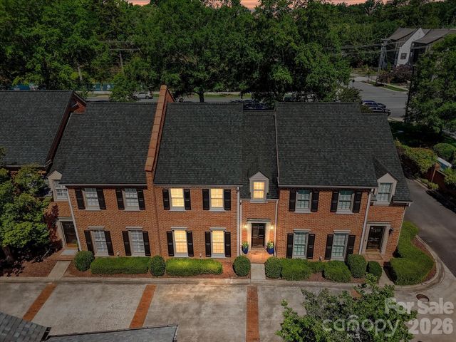 2831 Sharon View Road, Charlotte, NC 28210