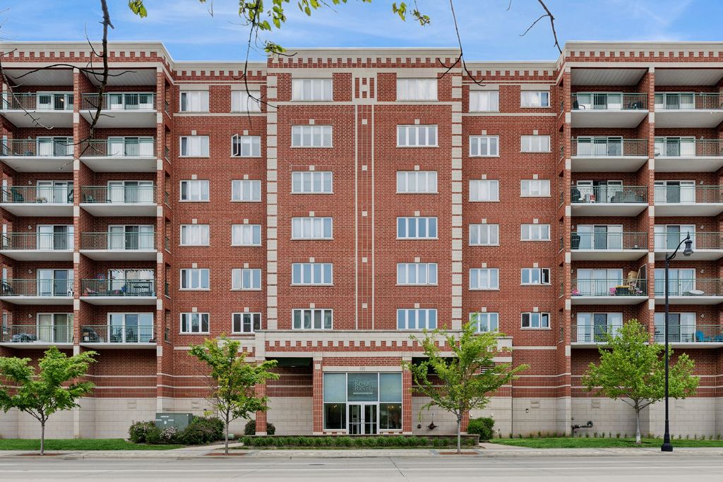 Image 1 of property listing at 650 S River Road 301, Des Plaines, IL 60016