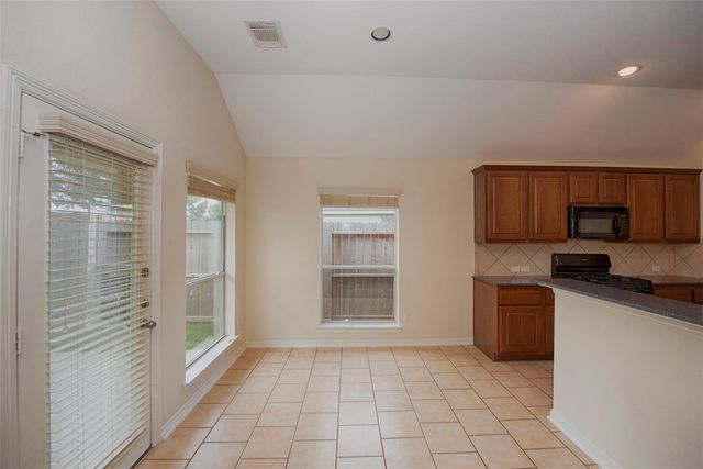2725 Hidden Landing Drive, Pearland, TX 77584