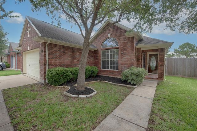 2725 Hidden Landing Drive, Pearland, TX 77584