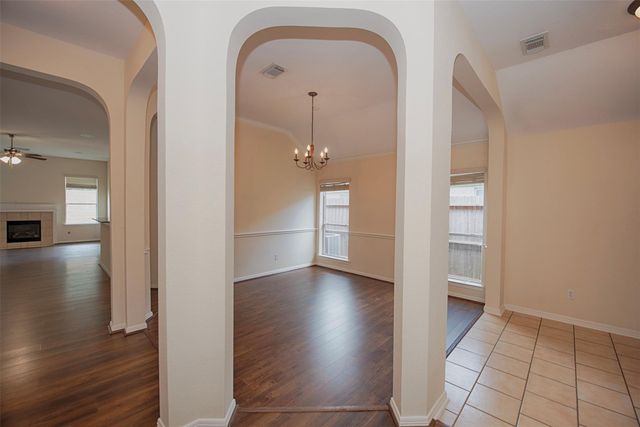 2725 Hidden Landing Drive, Pearland, TX 77584
