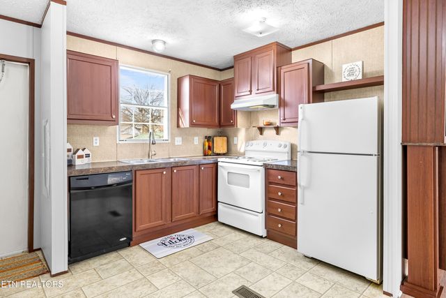 805 Park St, Sweetwater, TN 37874