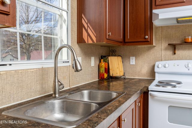 805 Park St, Sweetwater, TN 37874