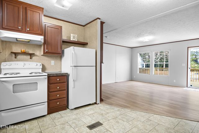 805 Park St, Sweetwater, TN 37874