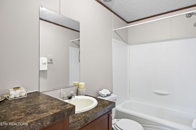 805 Park St, Sweetwater, TN 37874