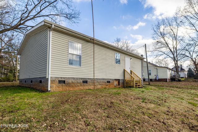 805 Park St, Sweetwater, TN 37874
