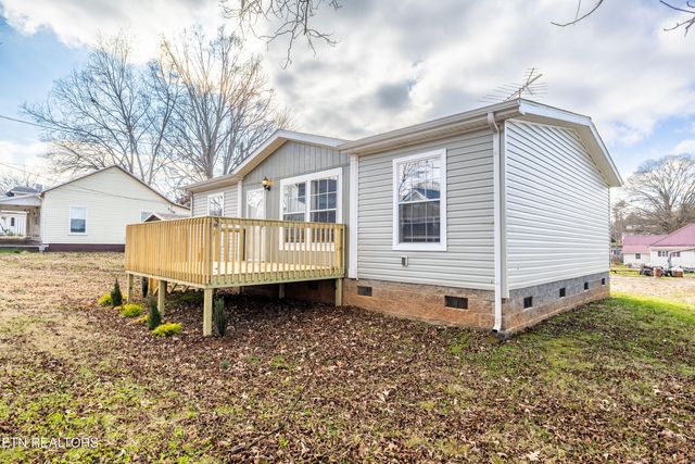 805 Park St, Sweetwater, TN 37874