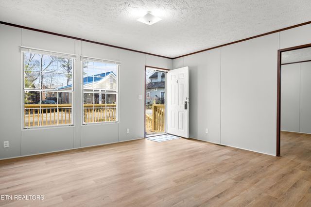 805 Park St, Sweetwater, TN 37874