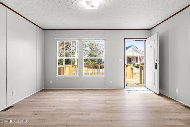 805 Park St, Sweetwater, TN 37874