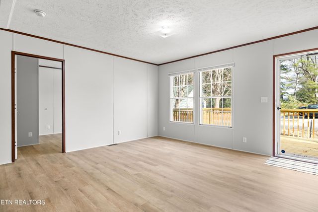 805 Park St, Sweetwater, TN 37874