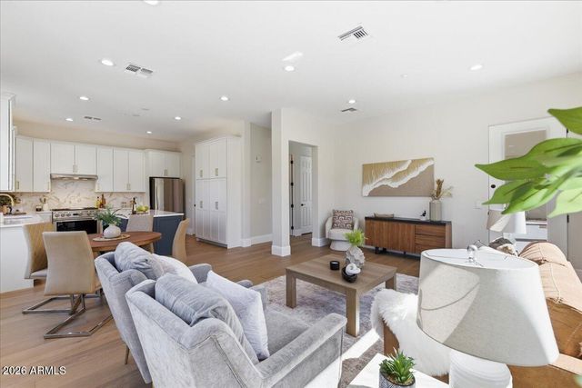 7621 E TARDES Drive, Scottsdale, AZ 85255