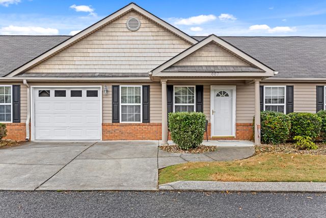 1002 Cedar Creek Drive, Rossville, GA 30741