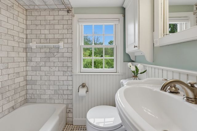 2 Lyons Street, Westborough, MA 01581