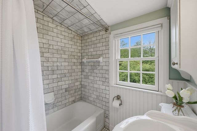 2 Lyons Street, Westborough, MA 01581