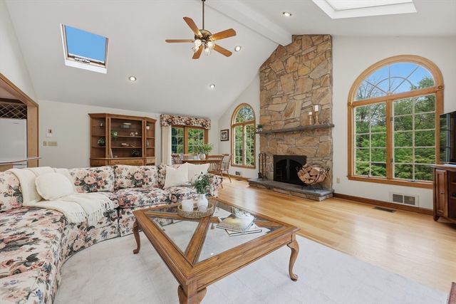 2 Lyons Street, Westborough, MA 01581