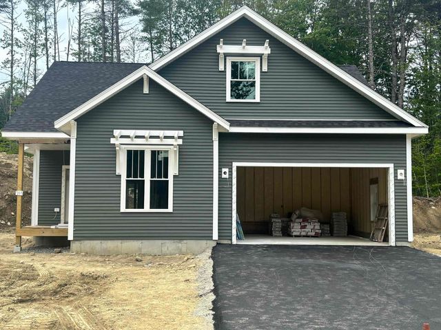 103 Lady Walsingham Way, Laconia, NH 03246