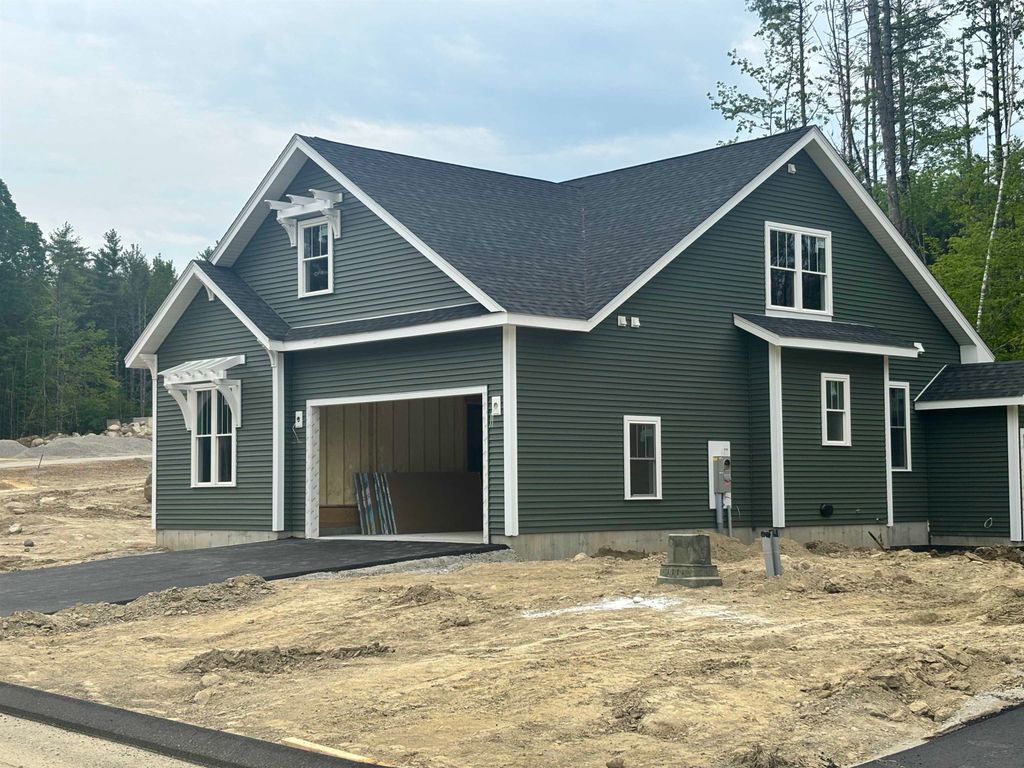 103 Lady Walsingham Way, Laconia, NH 03246