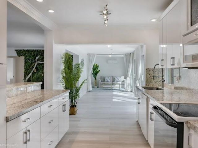 1250 Arthur Street, Hollywood, FL 33019