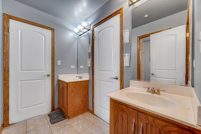 21131 Vivienne Drive, Matteson, IL 60443