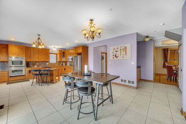 21131 Vivienne Drive, Matteson, IL 60443