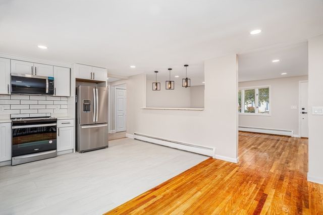 44 Old Brook Rd, Leominster, MA 01453