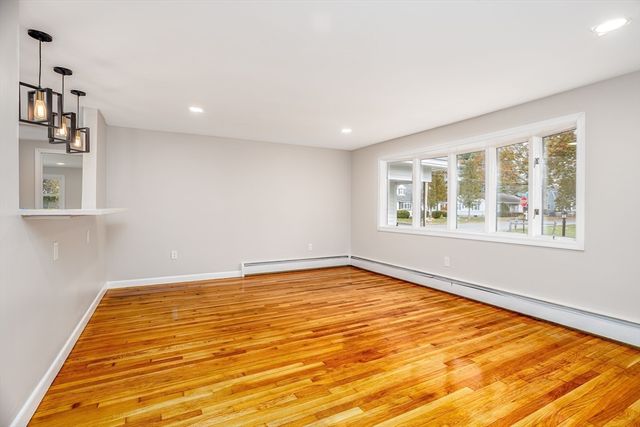 44 Old Brook Rd, Leominster, MA 01453