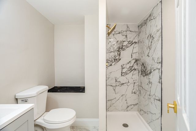 44 Old Brook Rd, Leominster, MA 01453