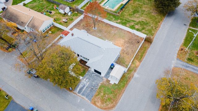 44 Old Brook Rd, Leominster, MA 01453