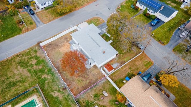 44 Old Brook Rd, Leominster, MA 01453