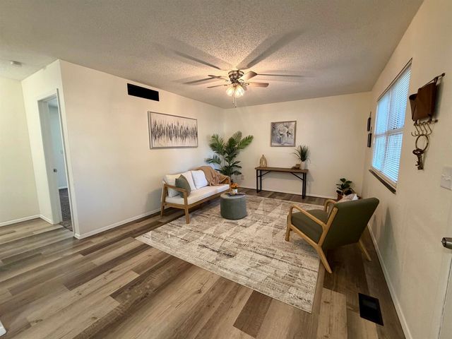 1216 N Spencer Dr, Augusta, KS 67010