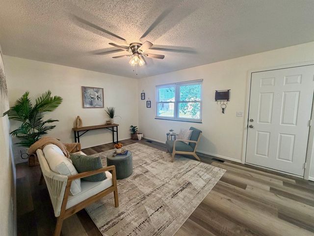 1216 N Spencer Dr, Augusta, KS 67010