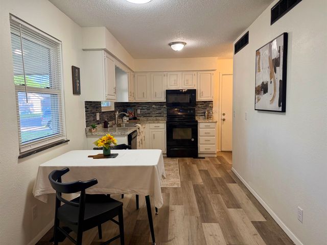 1216 N Spencer Dr, Augusta, KS 67010