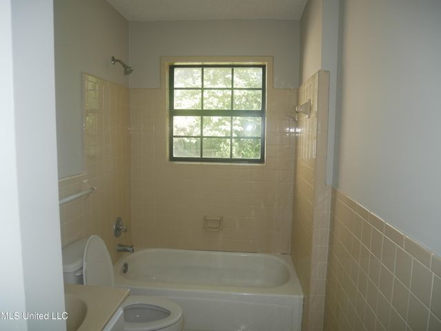 5800 Dover Drive, Horn Lake, MS 38637