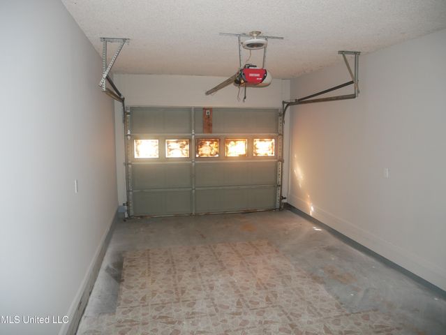 5800 Dover Drive, Horn Lake, MS 38637