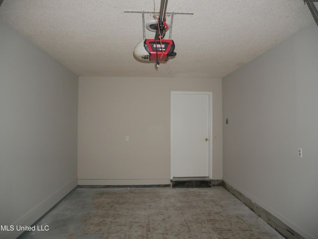 5800 Dover Drive, Horn Lake, MS 38637