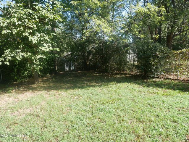 5800 Dover Drive, Horn Lake, MS 38637