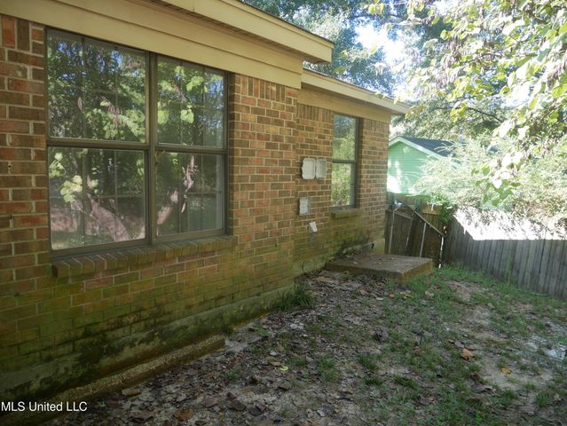 5800 Dover Drive, Horn Lake, MS 38637