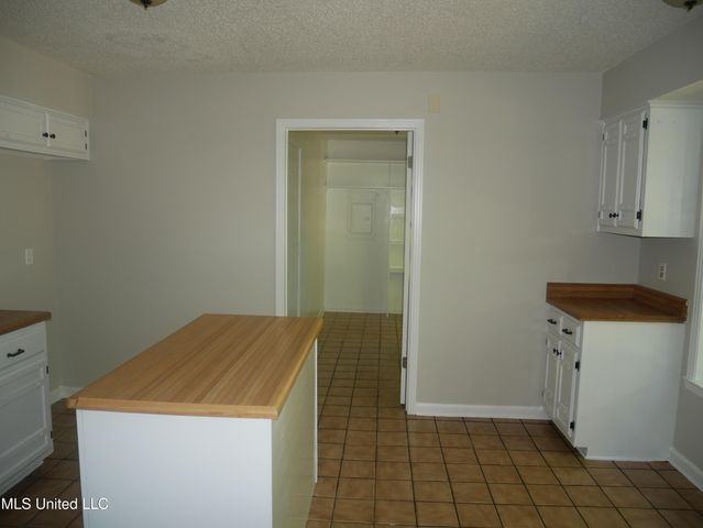 5800 Dover Drive, Horn Lake, MS 38637