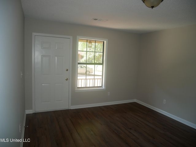 5800 Dover Drive, Horn Lake, MS 38637