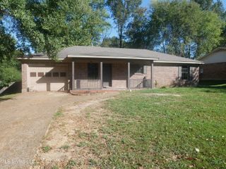 5800 Dover Drive, Horn Lake, MS 38637